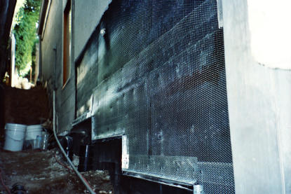 Weep screed detail mirrors step foundation profile Weep screed detail mirrors step foundation profile